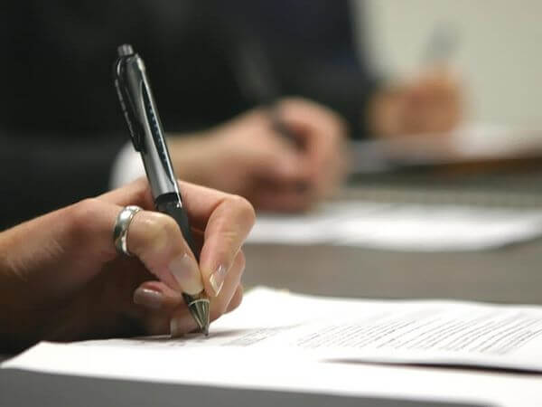 Tips on How to Write a Great College Essay Tips on How to Write a Great College Essay